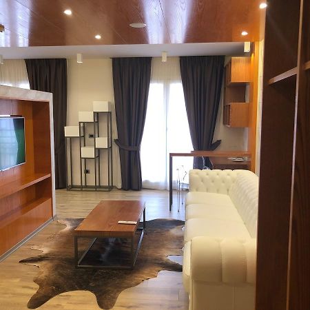 Hotel Palace Vlorë エクステリア 写真