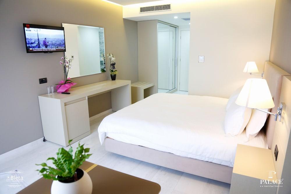 Hotel Palace Vlorë エクステリア 写真