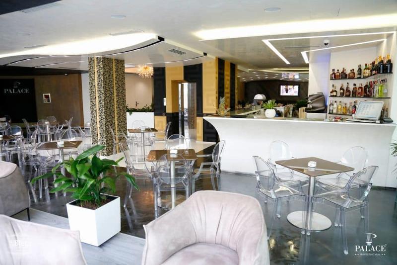 Hotel Palace Vlorë エクステリア 写真