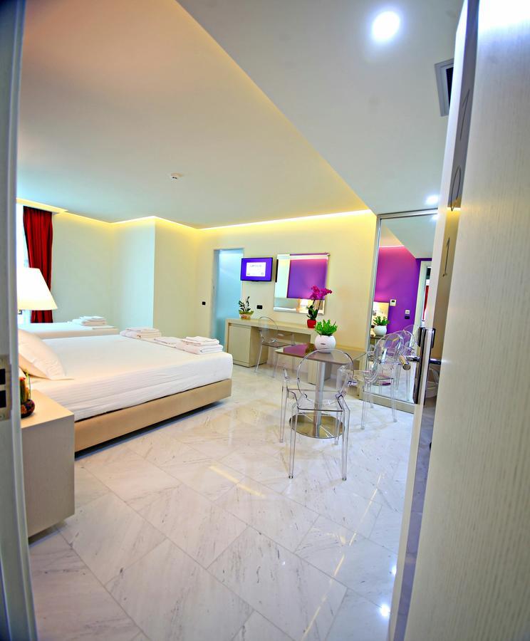 Hotel Palace Vlorë エクステリア 写真