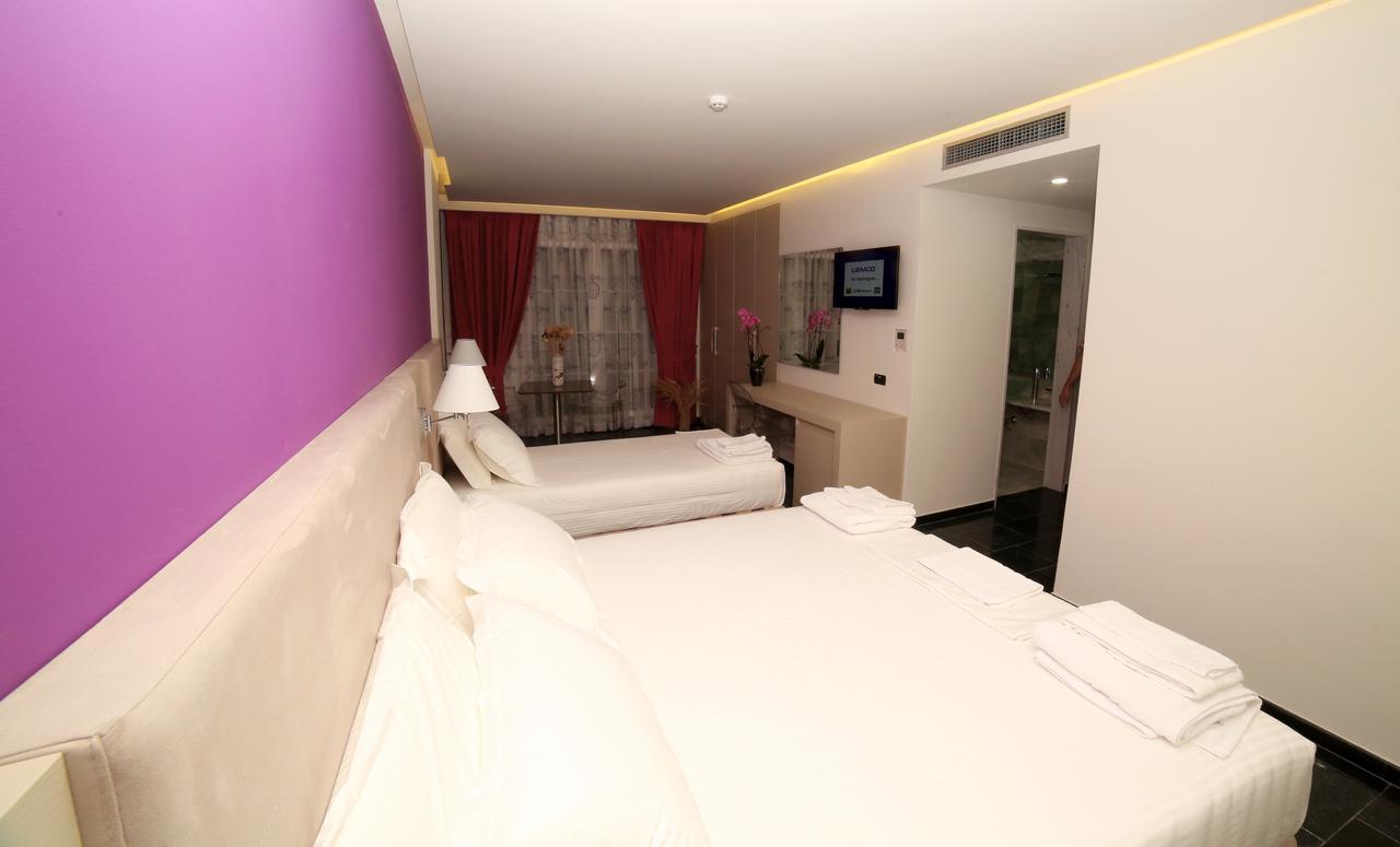 Hotel Palace Vlorë エクステリア 写真
