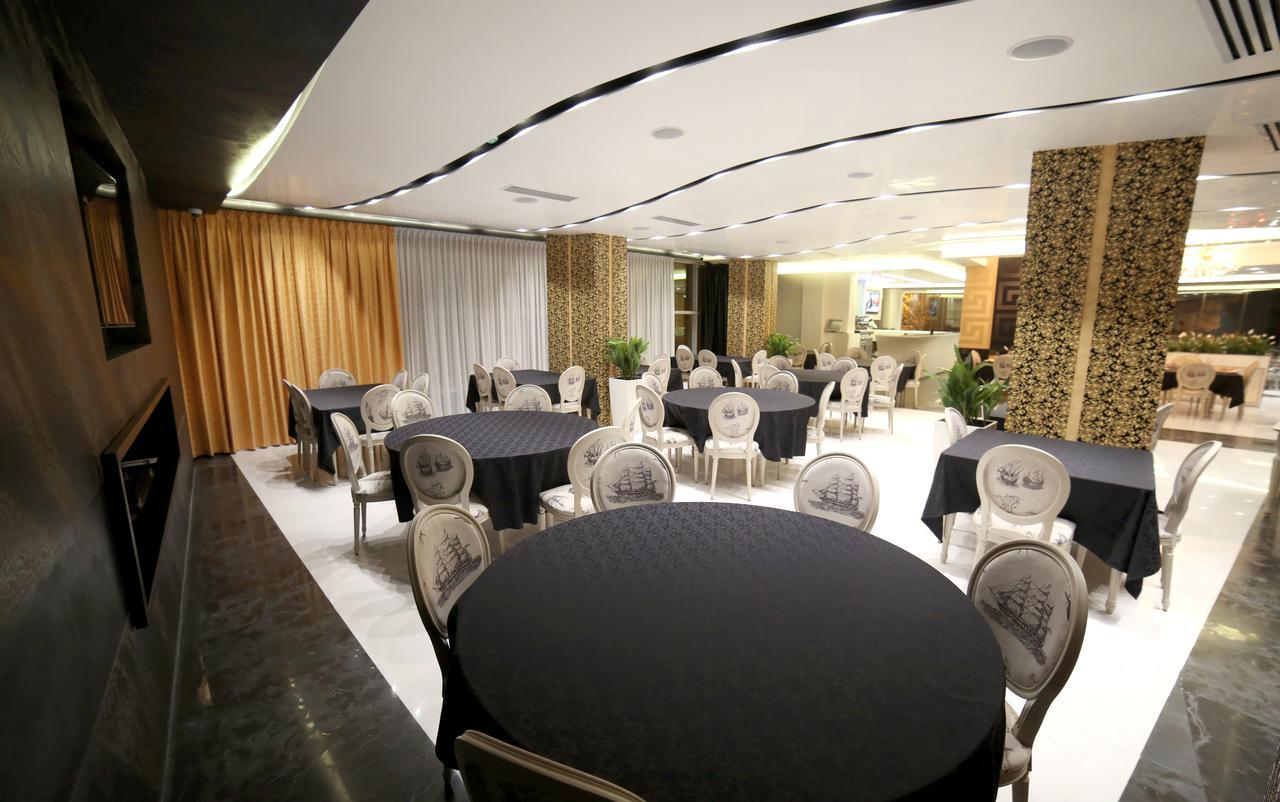Hotel Palace Vlorë エクステリア 写真