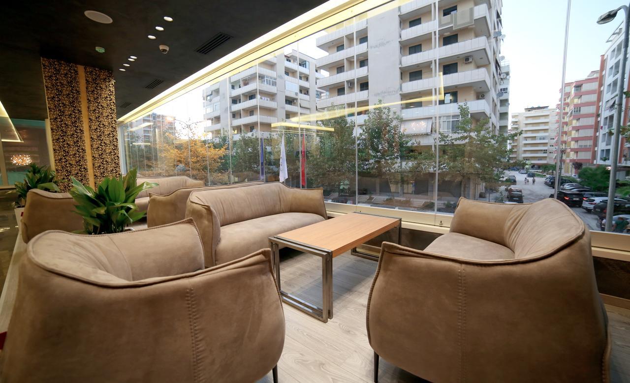 Hotel Palace Vlorë エクステリア 写真