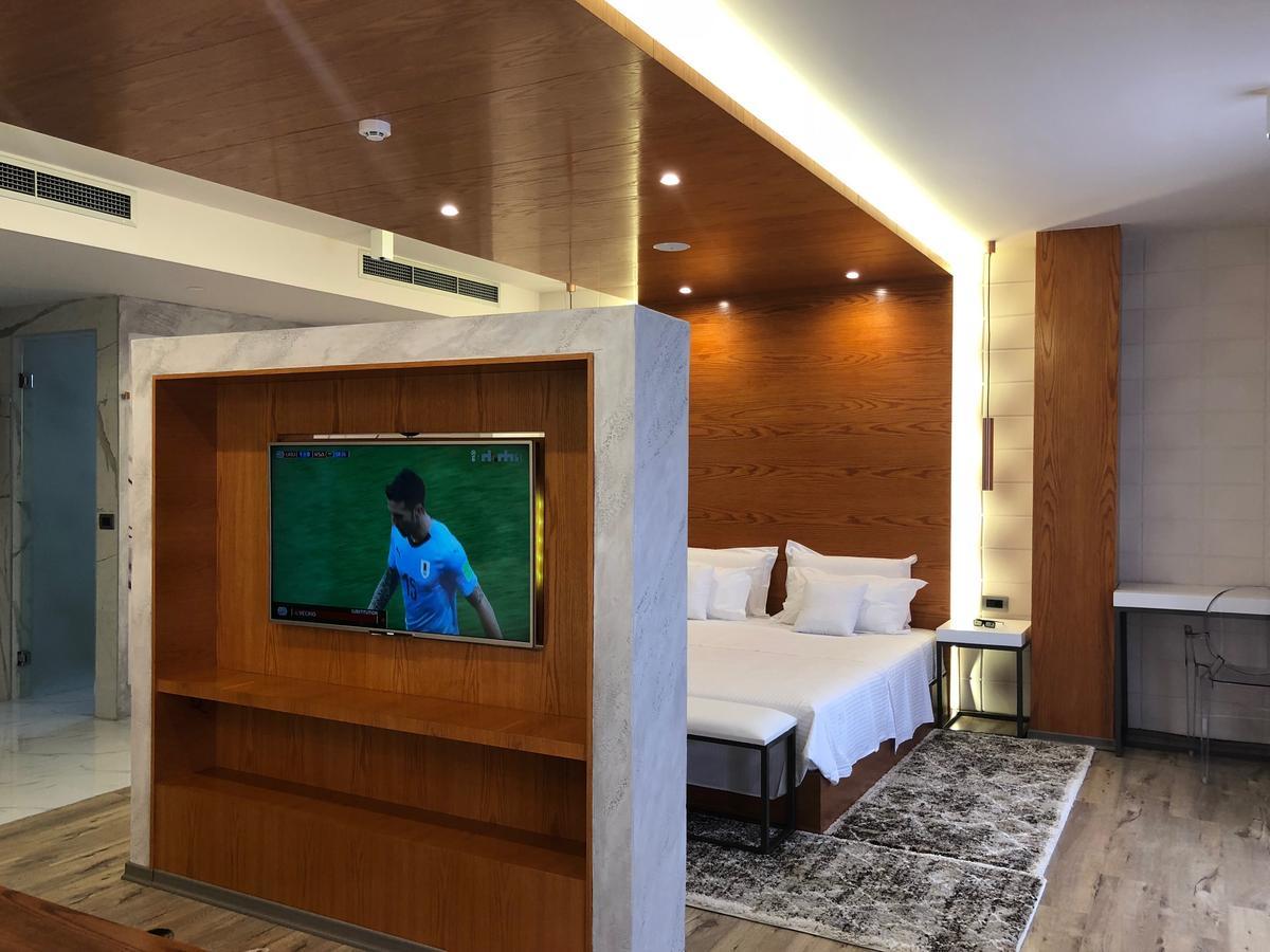 Hotel Palace Vlorë エクステリア 写真