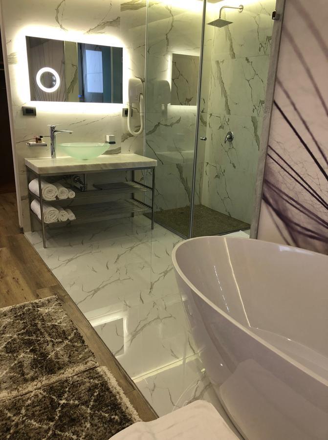 Hotel Palace Vlorë エクステリア 写真