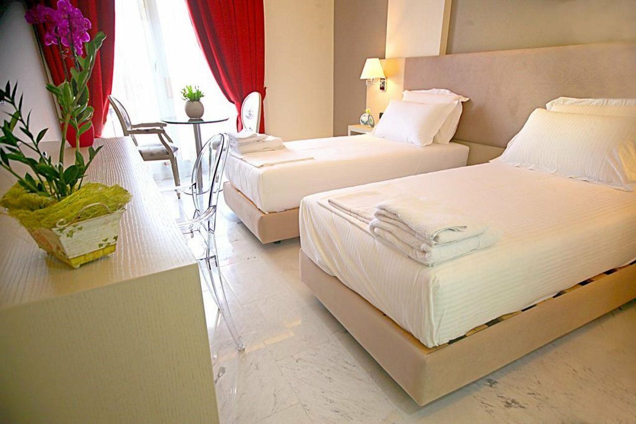 Hotel Palace Vlorë エクステリア 写真